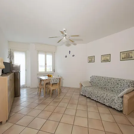 Spacious Flat Only 150mt From The