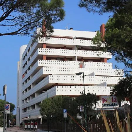 Spacious Flat Only 150mt From The